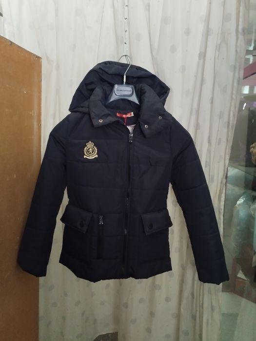 Продам Новую Куртку для девушек