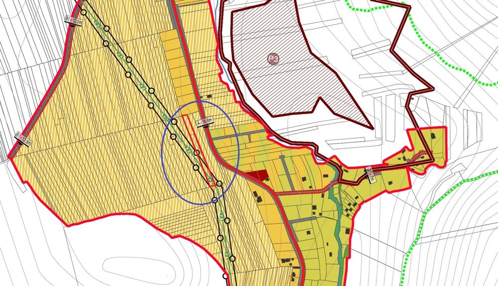 Vând teren intravilan  în Salicea 12km de Cluj
