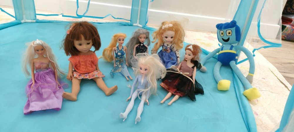 Куклы, машина, ишрушки