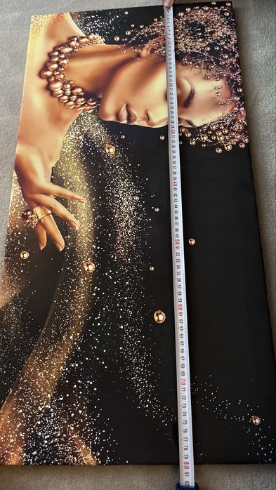 Tablou canvas modern – portret femeie elegantă cu auriu (80x40 cm)