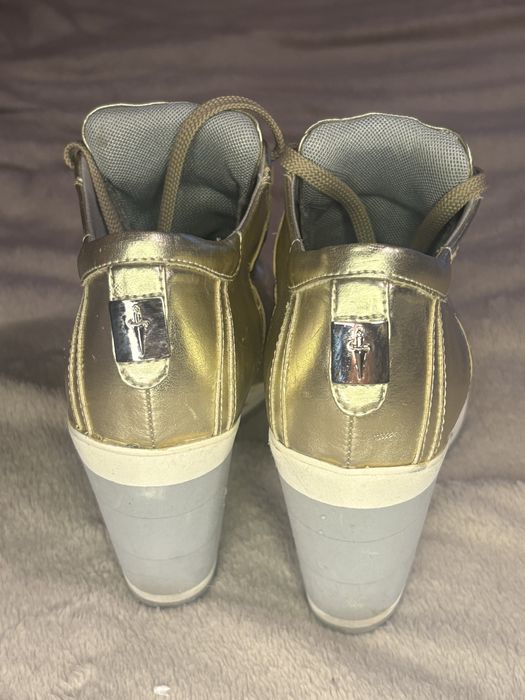 Дамски обувки Cesare Paciotti 4US