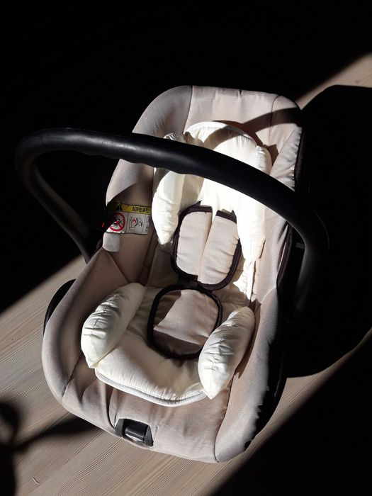 РАЗПРОДАЖБА! Супер запазена бебешка количка 3 в 1