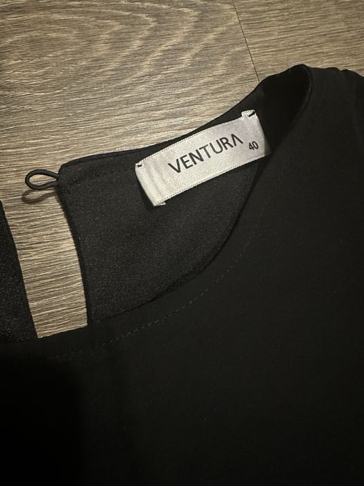 Платье с вышивкой