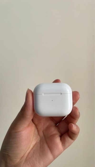 Продам наушники AirPods 3