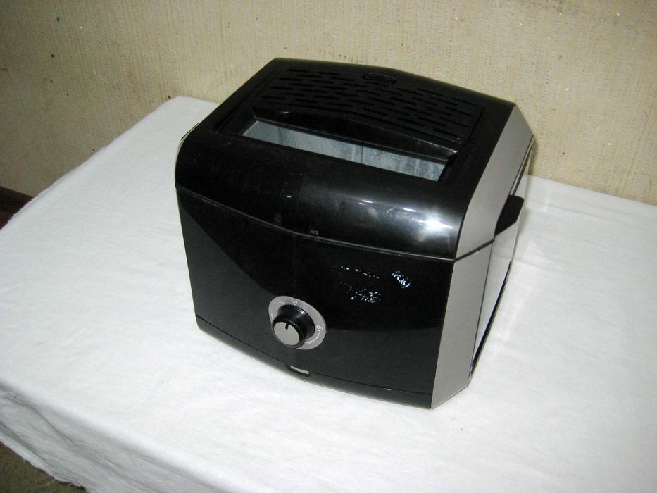 Фритюрница 3лт оригинал отличном рабочим состоянии!