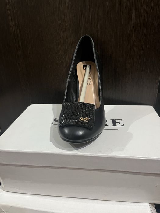 Продам женские туфли