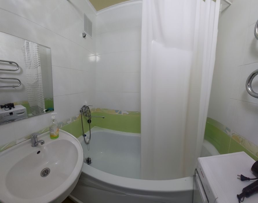 1. Ком улучшенная возле ТД Артур