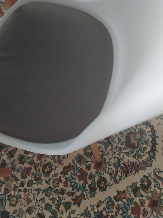 Стол и стулья для кухни