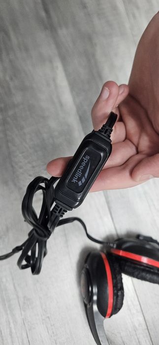 Vand casti de gaming