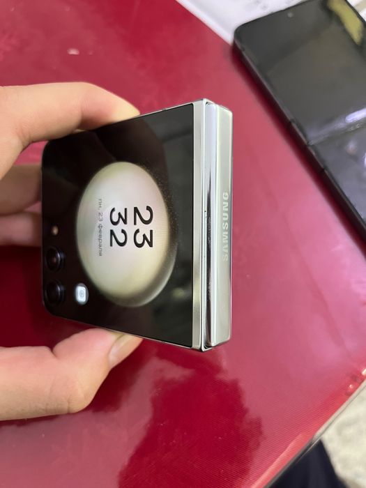 Samsung Galaxy Flip5