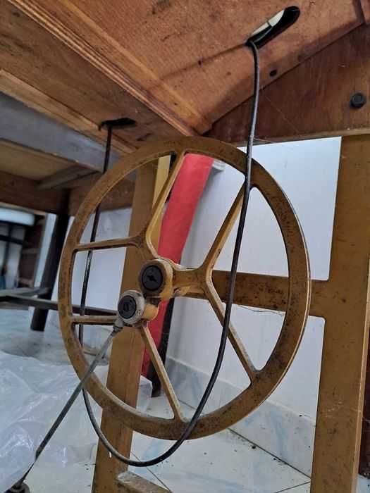 Mașină de cusut manual