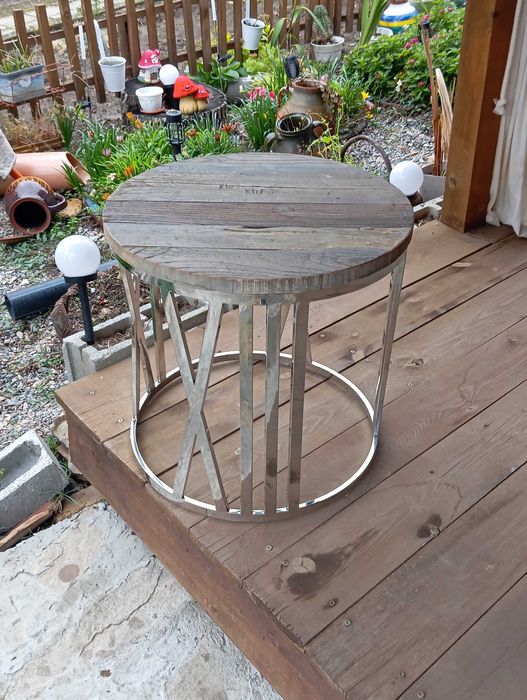 Масичка с плот от естествена дървесина