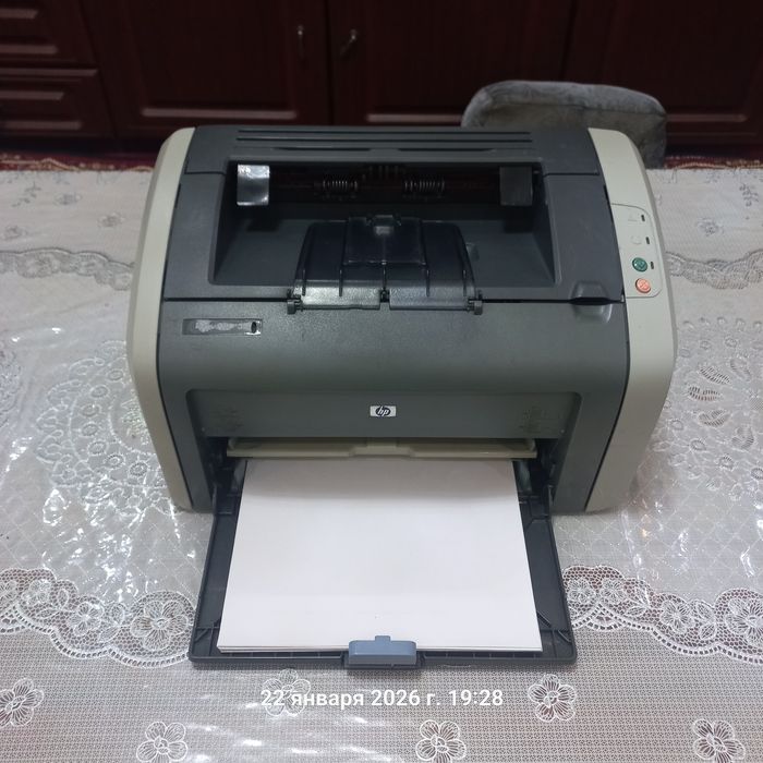 Hp LaserJet 1010 Oq-qora Printer sotiladi