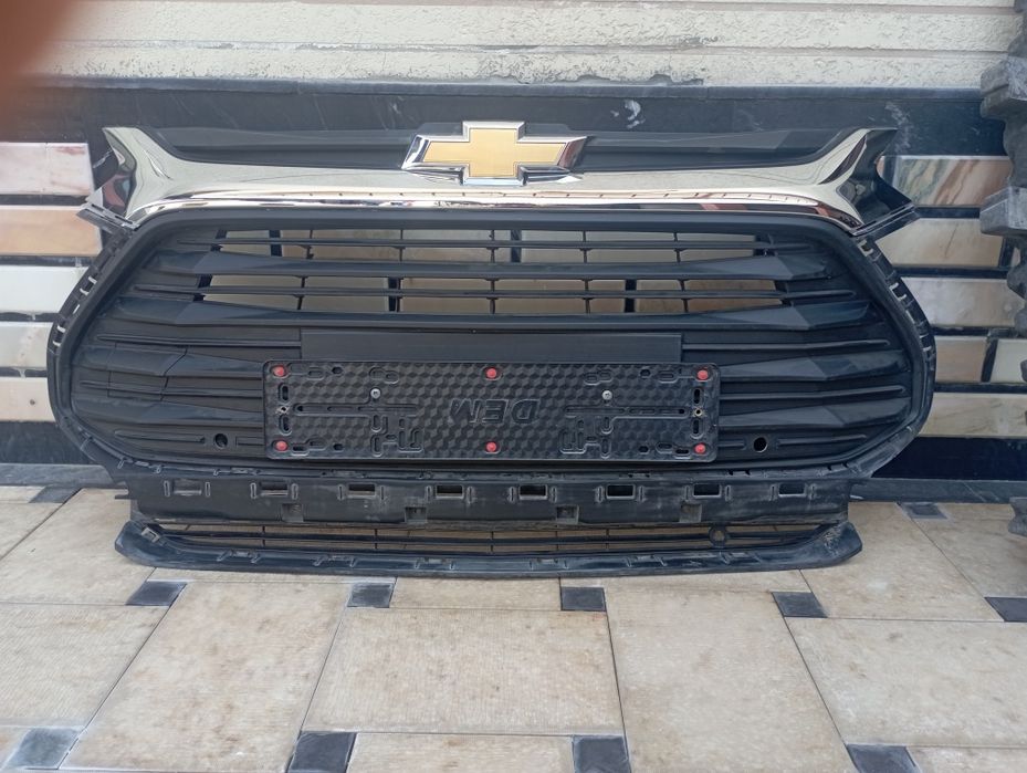 Трекер облицовка сотилади 2 дона