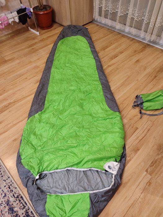 Туристически спален чувал