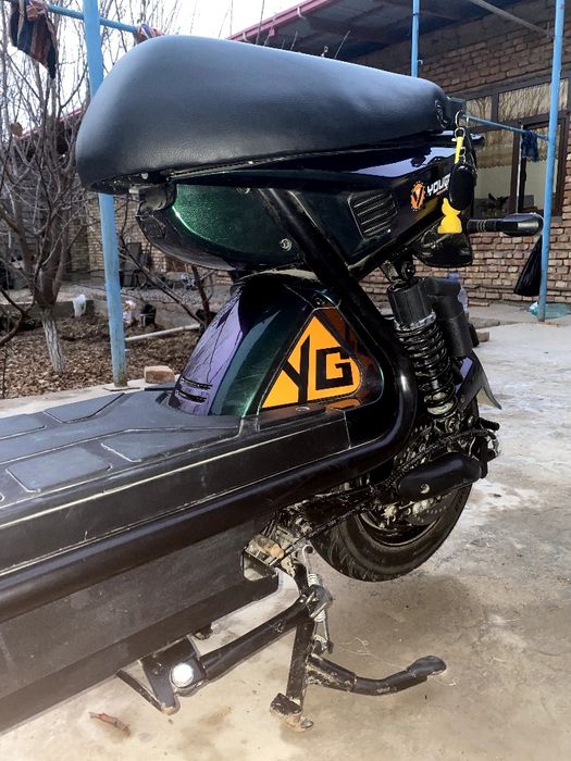 Elektron sukuter Yougoumi firmasiniki