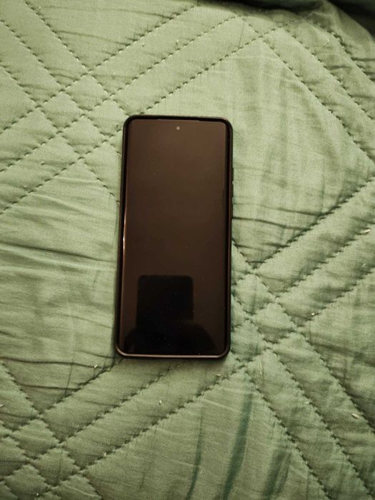 Продавам Моторола Edge 40 Neo