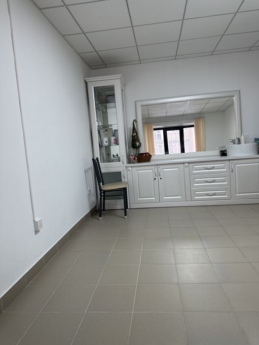 Сдаю кушетку в БЦ 33