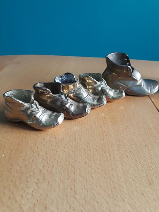 Месингови обувки