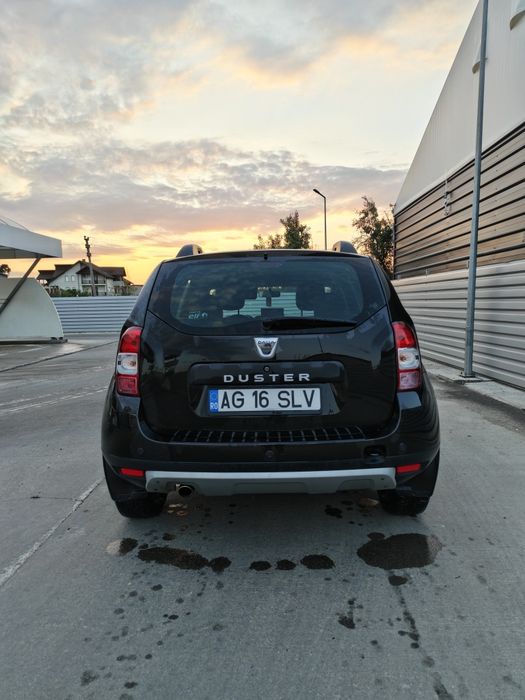 Vând Dacia Duster