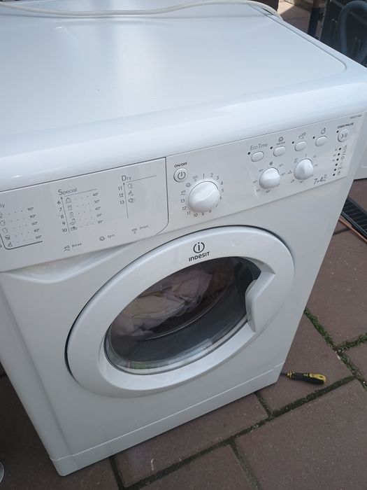 Mașină de spălat Simens Bosch indesit17643W