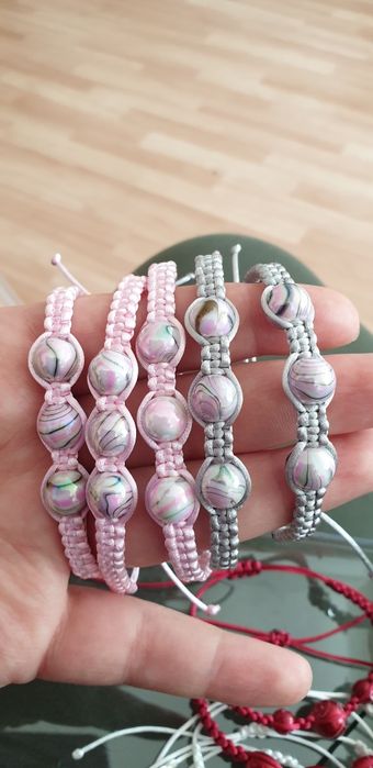 Ръчно изработени гривни на изгодни цени