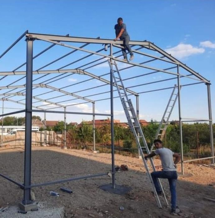 Vând hală metalica