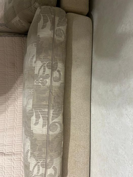 Диван дешево продам