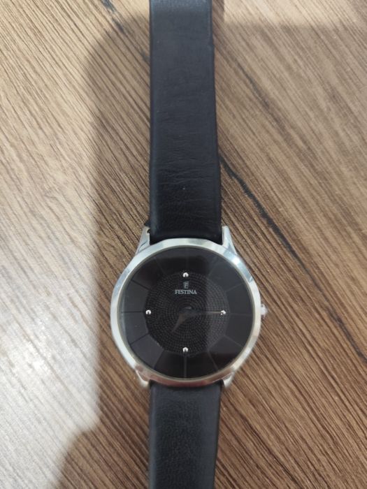 Vând ceas festina
