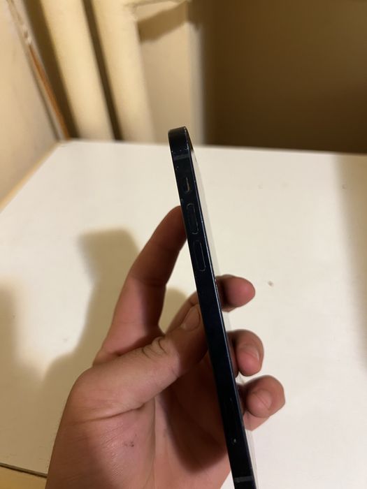 iphone 12   functional cu spate spart