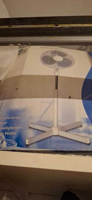 Ventilator camera cu si fara picior inalt, alb