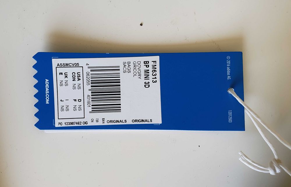 Чисто нова раничка Adidas.