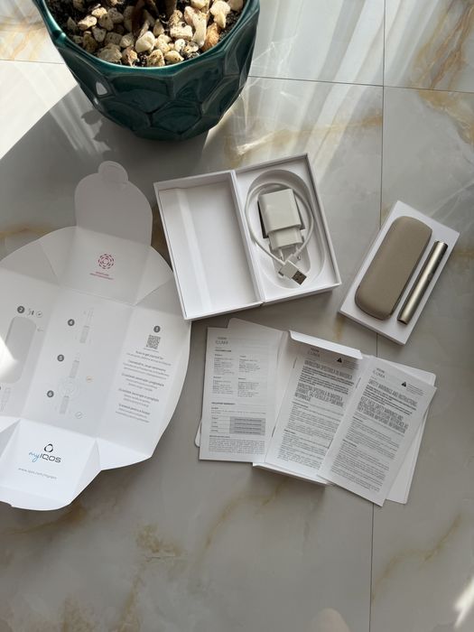 IQOS Iluma | Set complet | Cutie + Accesorii | Funcțional