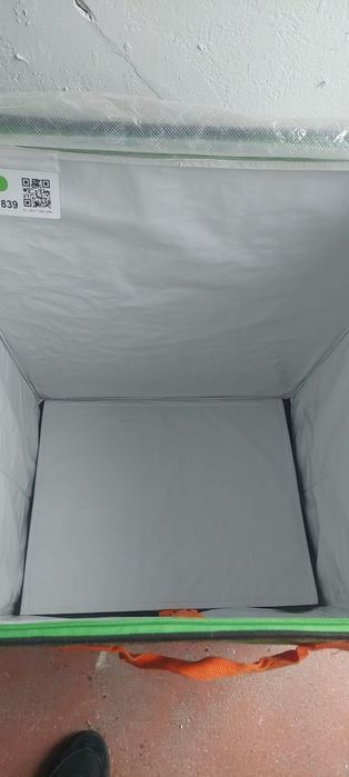 Vând urgent saci ( Genți )noi nouți Amazon  Dimensiuni 90/60/45.