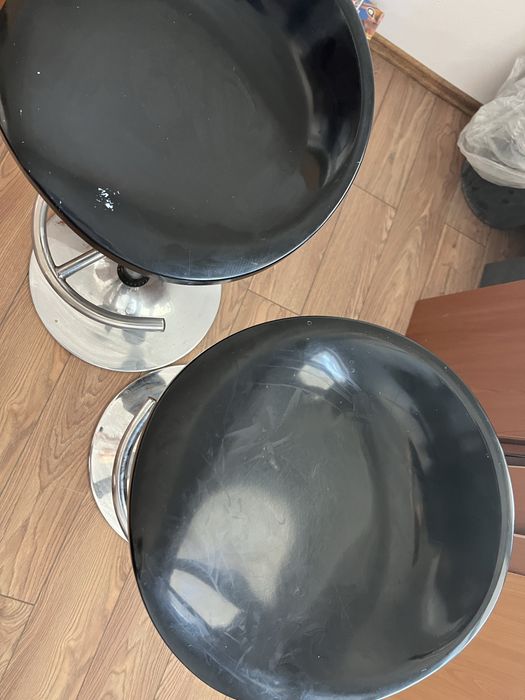 scaune de bar reglabile pe inaltime si care se roteac 360