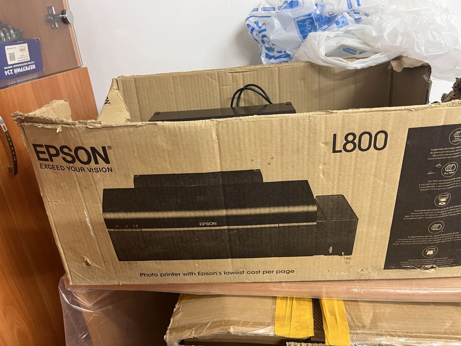 Epson l800 почти новый