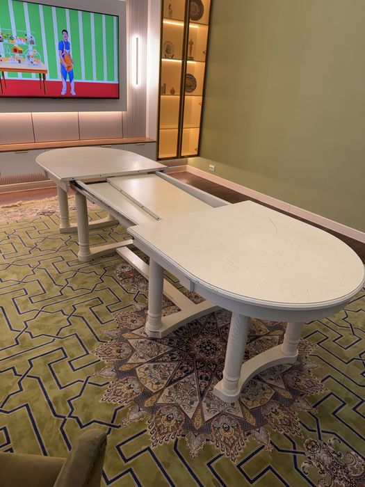 Стол для гостиной