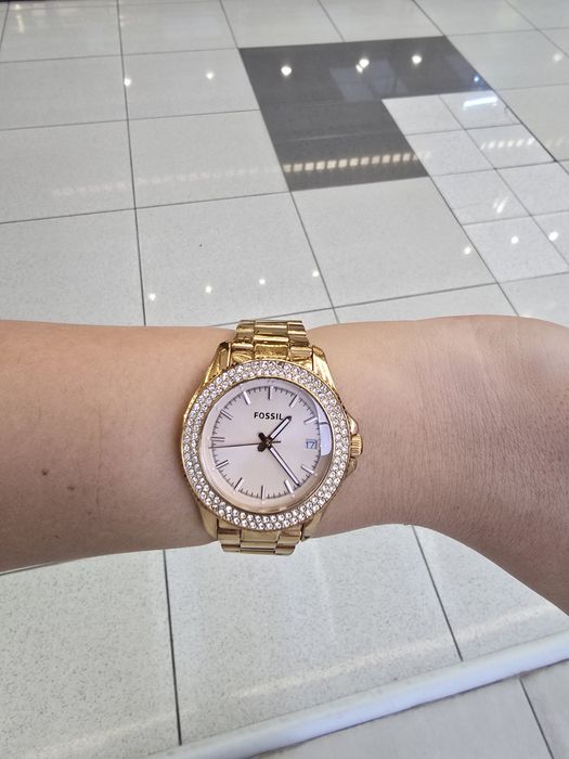 Златист часовник Fossil 40euro