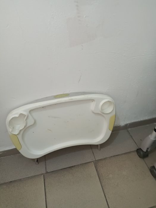 Детский стол кормовой