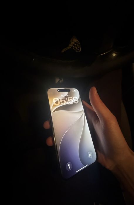 Продам Iphone 15 128/86%