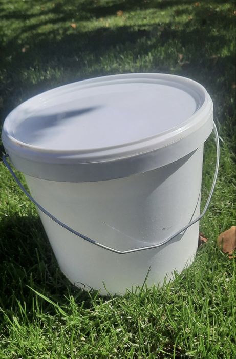 Продам ведро пластиковое.