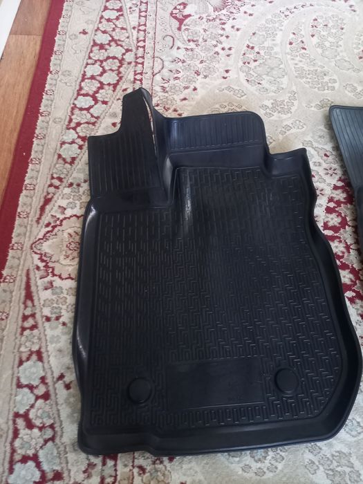 Продам коврики Рэно Дастер.Сандэро.