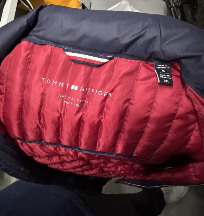 Продам tommy hilfiger куртку