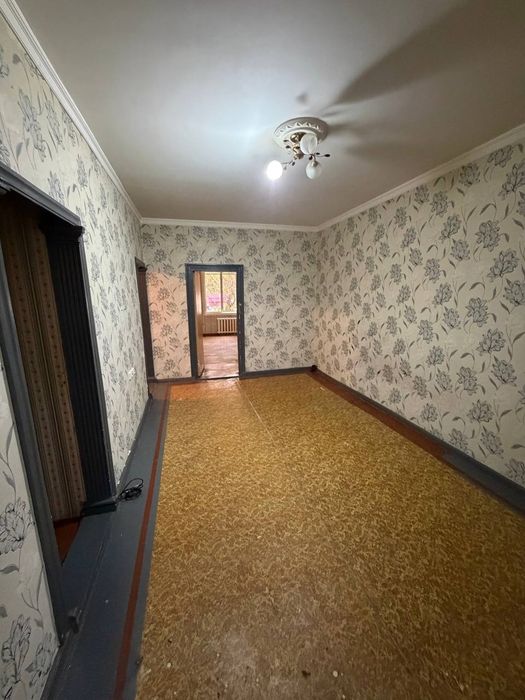 Продается квартира 2х комнатная в Спутник 17 Янгихаетском районе.