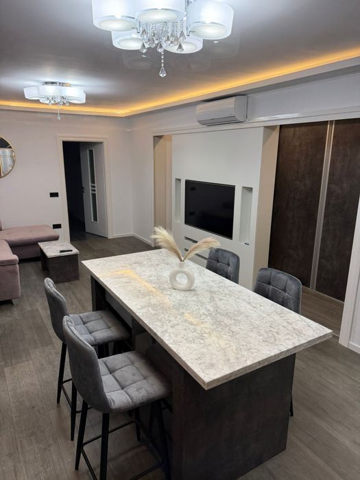 Inchiriez apartament