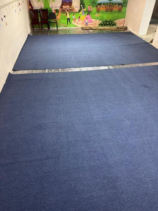 Продам ковры красные и синие