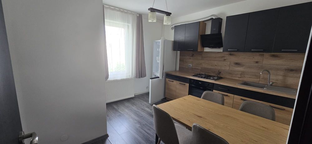 Apartament 2 camere decomandat, renovat și mobilat – Cartierul Unirii, Reghin