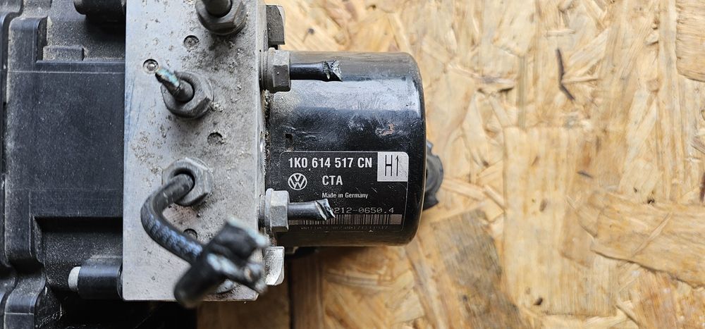 Pompă ABS Skoda Superb / Caddy / Touran 2.0 tdi 1K0614517CN 1K0907379B