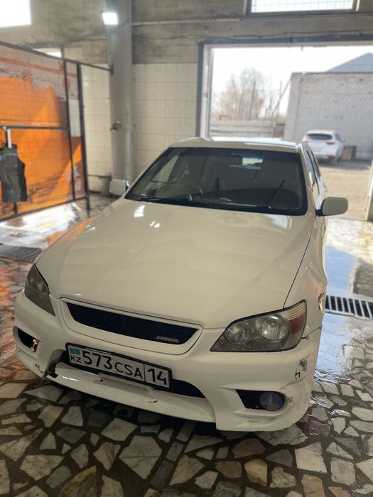 Продам машину Toyota Altezza 1999год