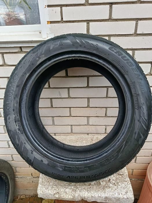 Продам б/у автошины размером 225/55 R18